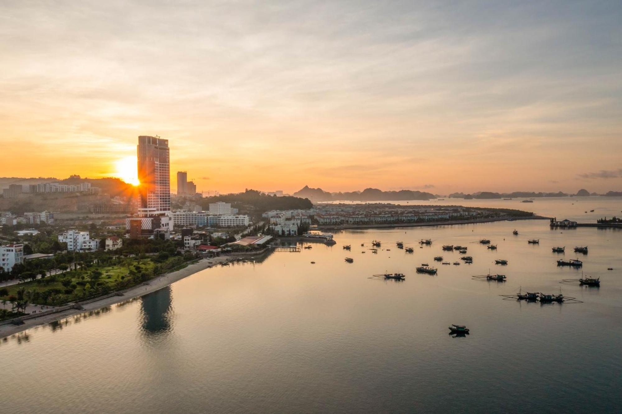 Hotel Radisson Blu Ha Long Bay Exterior foto